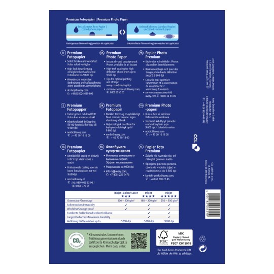 Η εικόνα είναι μια συσκευασία υψηλής ποιότητας φωτογραφικού χαρτιού με προδιαγραφές και συμβουλές για βέλτιστη εκτύπωση. Περιλαμβάνει πληροφορίες σε πολλές γλώσσες σχετικά με την ποιότητα και τα χαρακτηριστικά του χαρτιού, όπως η άμεση ξήρανση και οι δυνατότητες εκτύπωσης υψηλής ευκρίνειας.